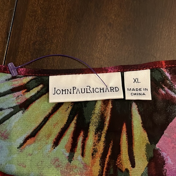John Paul Richard women’s floral top size XL semi-see through. - Picture 7 of 9